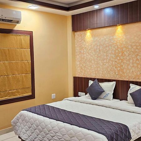 Hotel Royal Wings Elūr Dış mekan fotoğraf