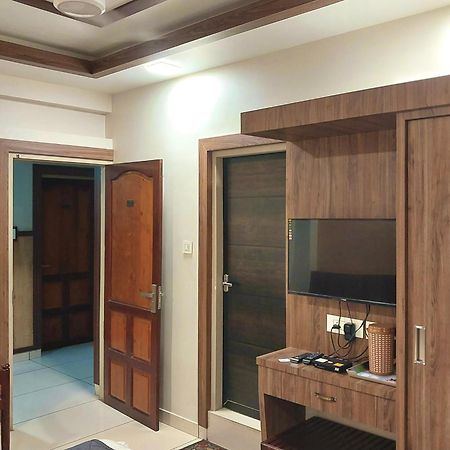 Hotel Royal Wings Elūr Dış mekan fotoğraf