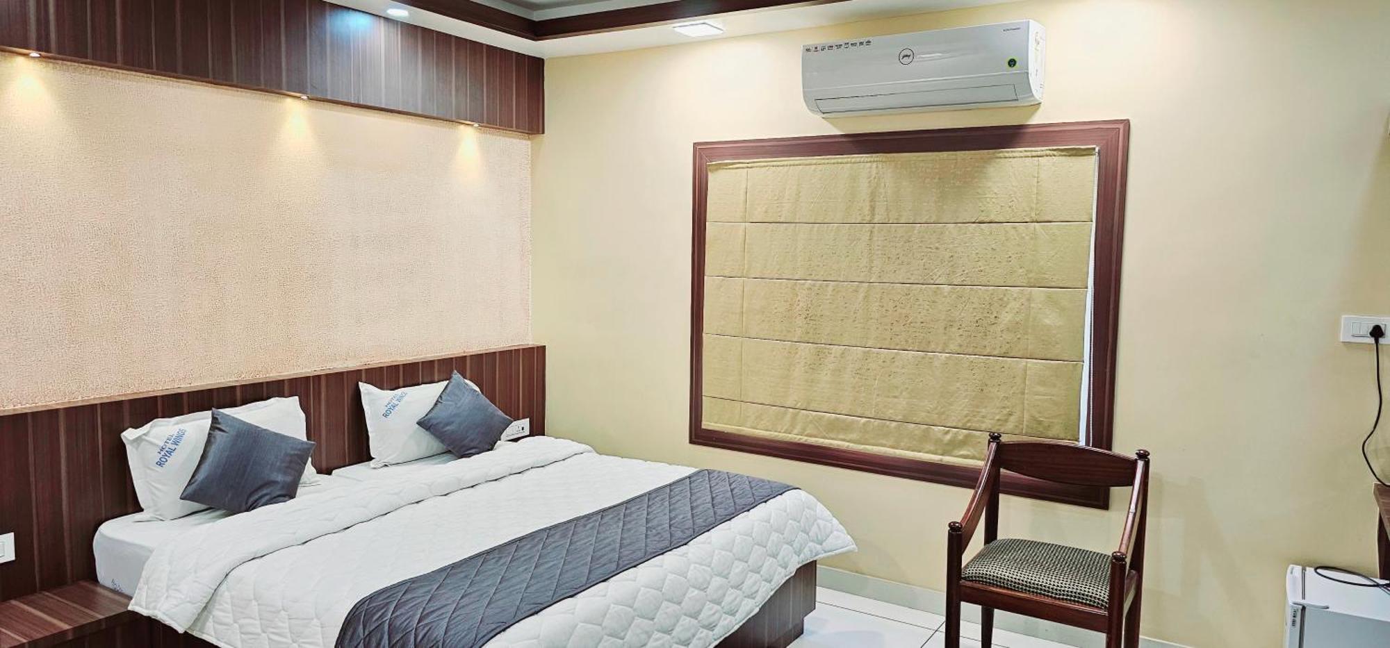 Hotel Royal Wings Elūr Dış mekan fotoğraf