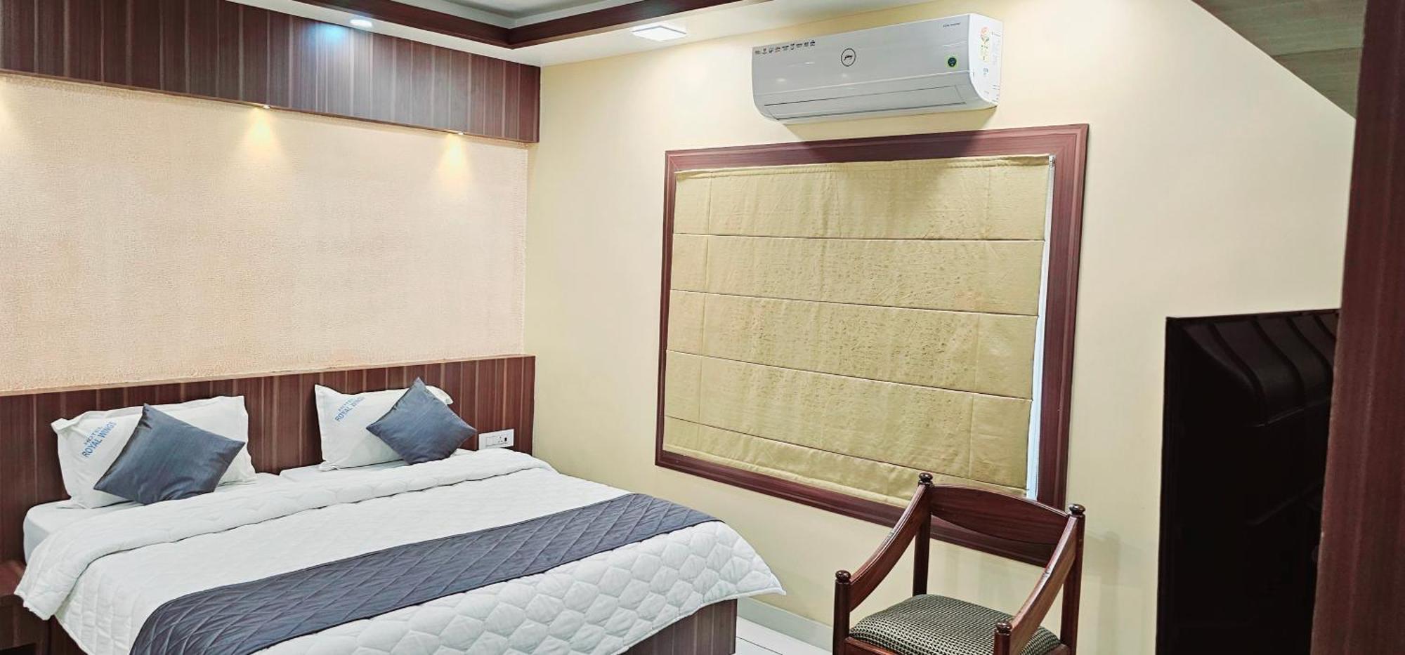 Hotel Royal Wings Elūr Dış mekan fotoğraf