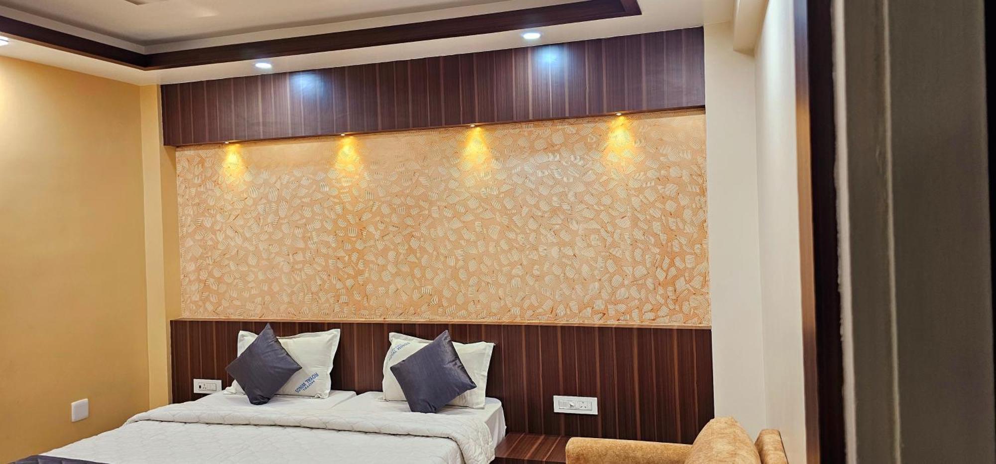 Hotel Royal Wings Elūr Dış mekan fotoğraf